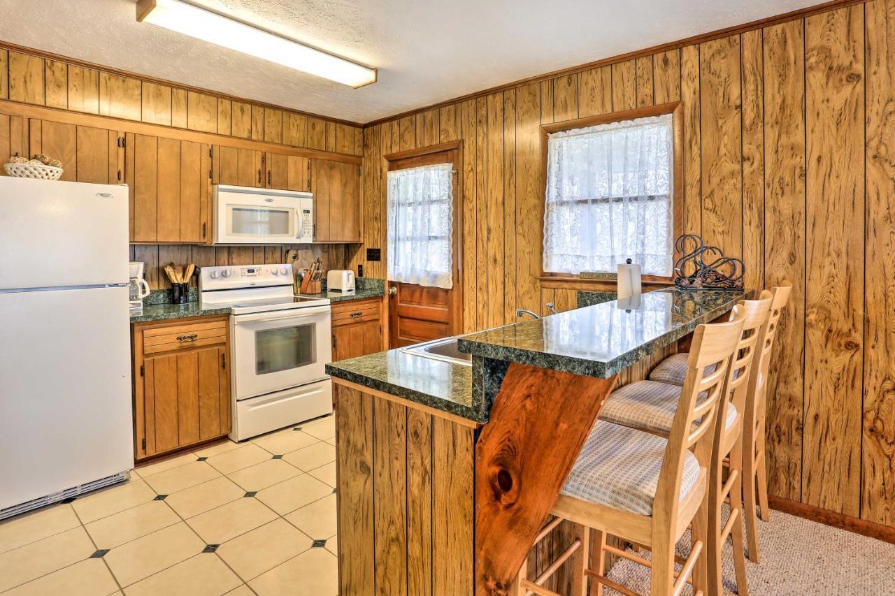 Lake Waccamaw Home With Fenced Yard And Shared Pier! エクステリア 写真