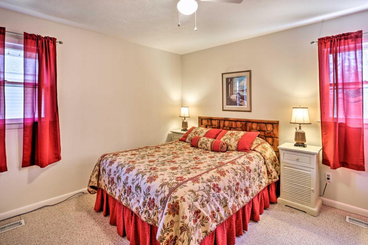 Lake Waccamaw Home With Fenced Yard And Shared Pier! エクステリア 写真