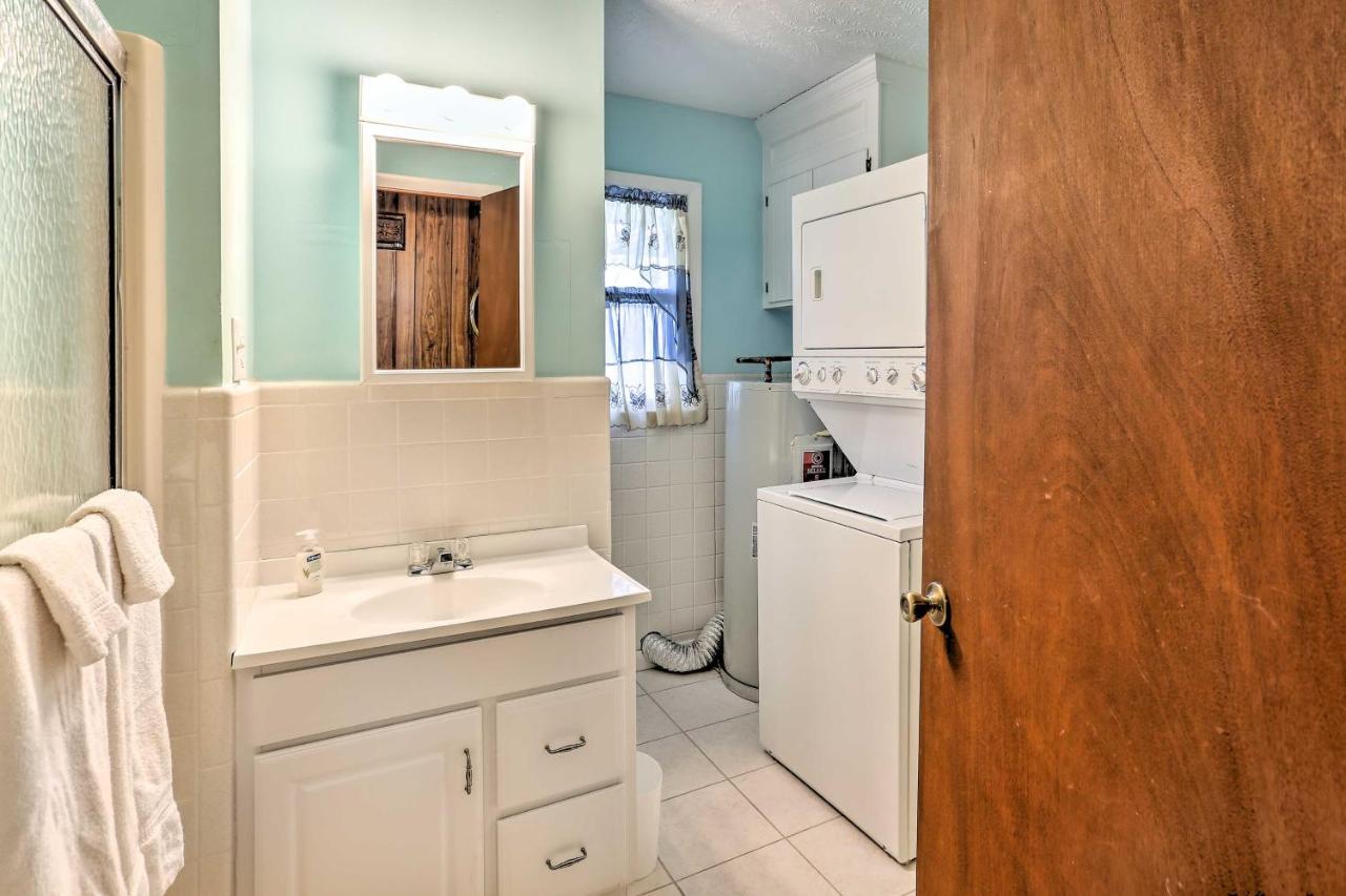 Lake Waccamaw Home With Fenced Yard And Shared Pier! エクステリア 写真